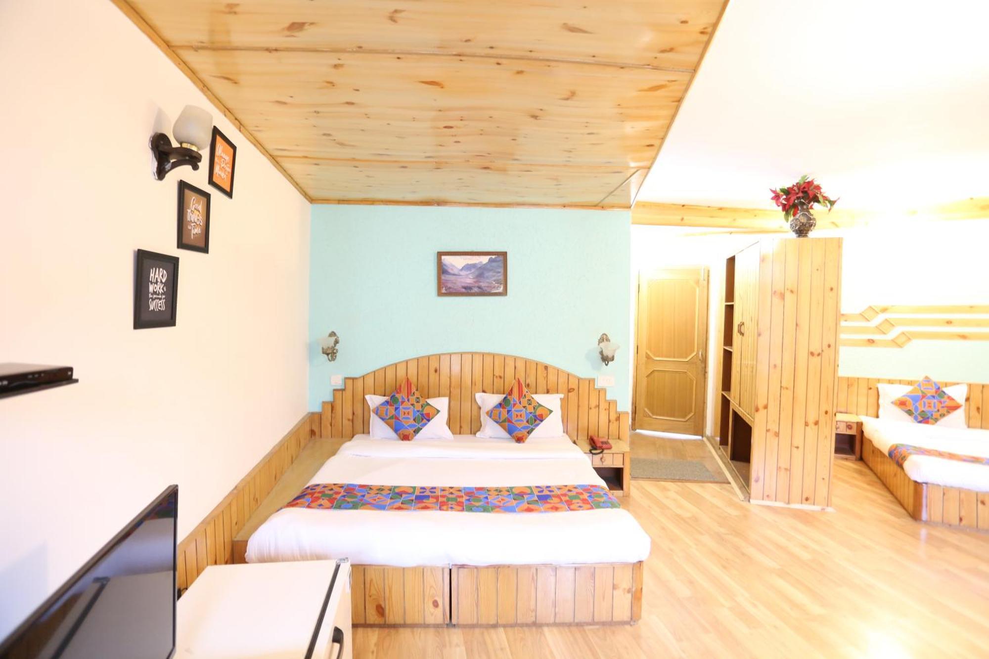 Hotel Surbhi Vashist Exterior photo